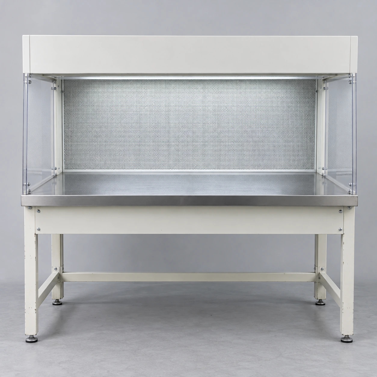 Compact horizontal clean bench with a rear diffuser and clear side screens