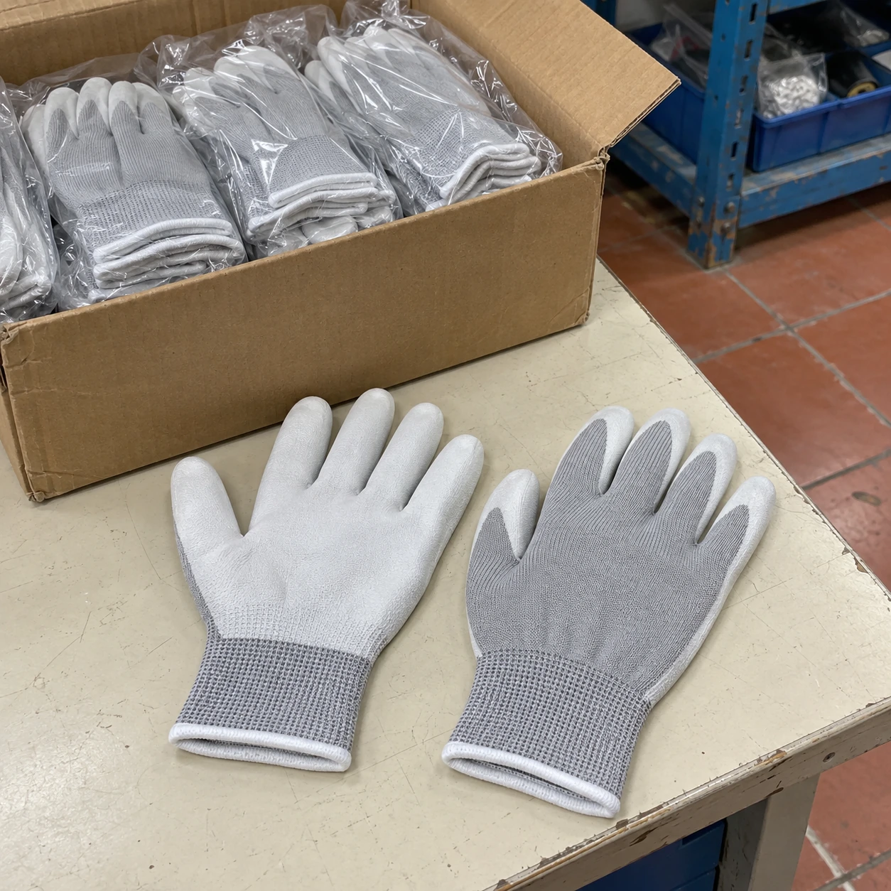 esd gloves supplier