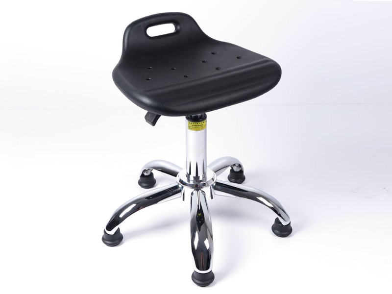 Angled view of the FT-515121 chair