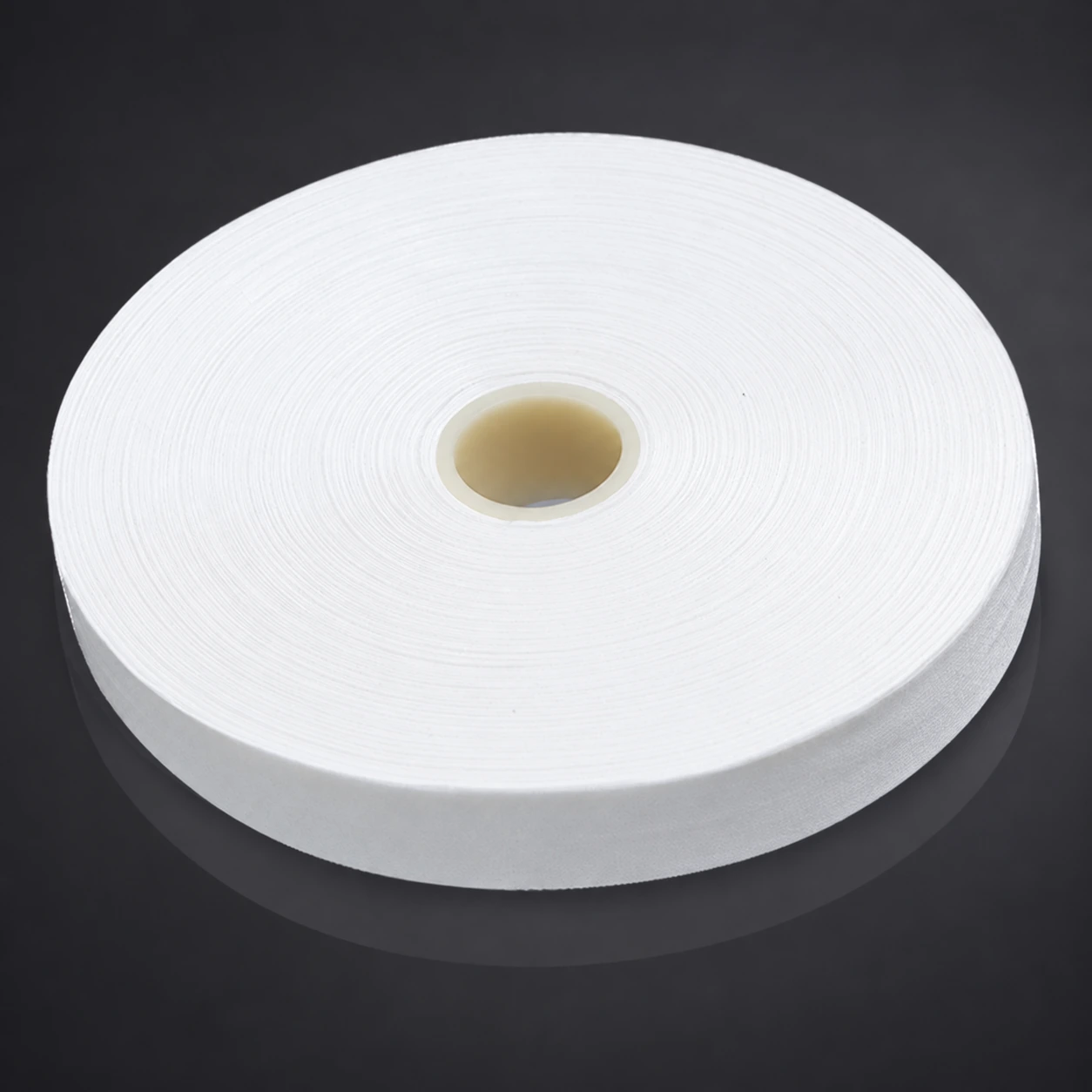 HS909D flat white cleanroom wiping roll with a cream core