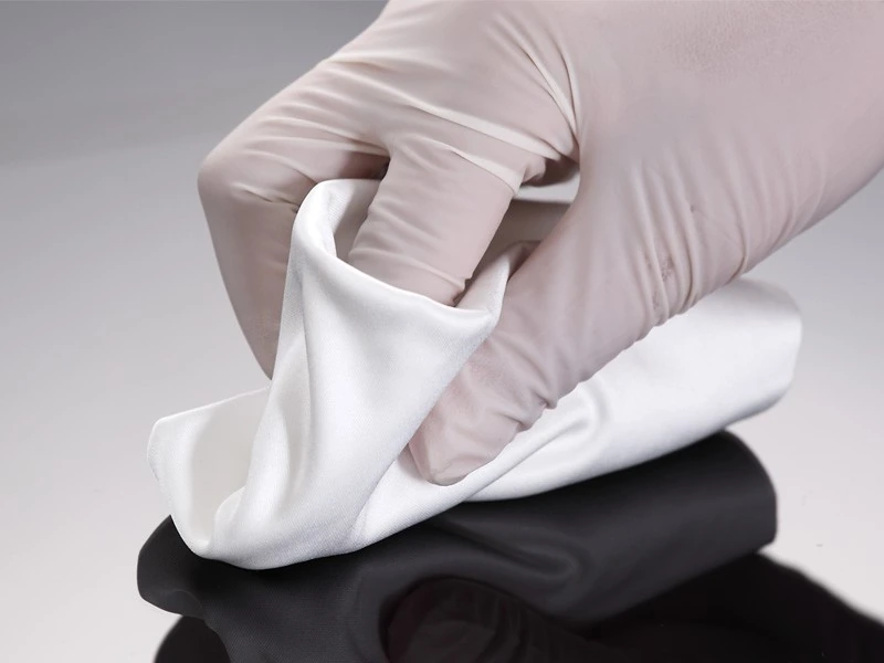 Polyester Cleanroom Wipes 3009D Straight Texture 126 g/m² — fabric and application detail 4
