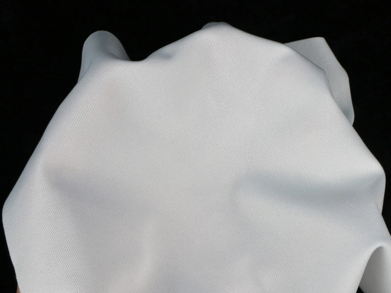 1009F Low-Ion Cleanroom Wipes — fabric and application detail 2