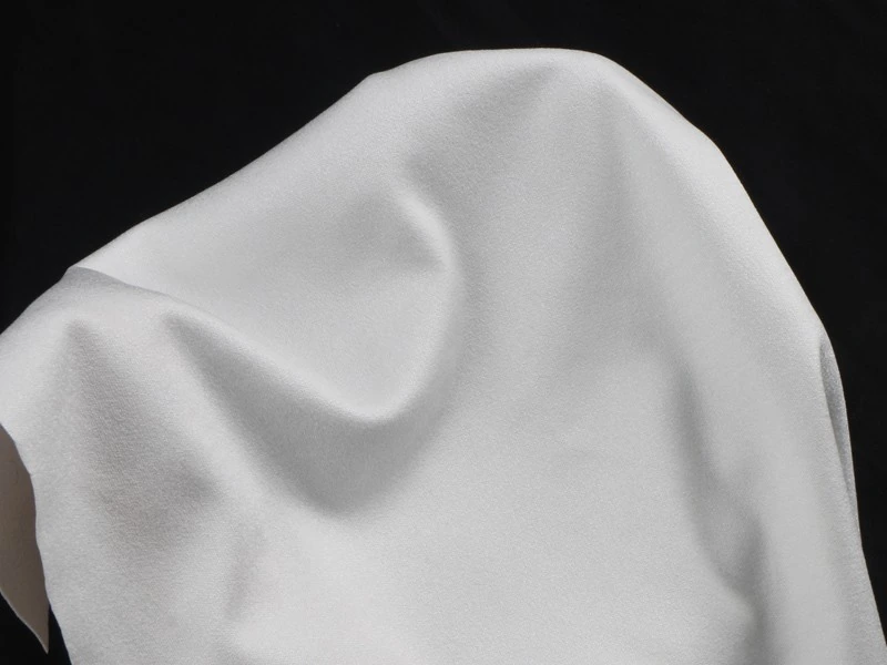 MK24H Cleanroom Wipes — fabric and application detail 4